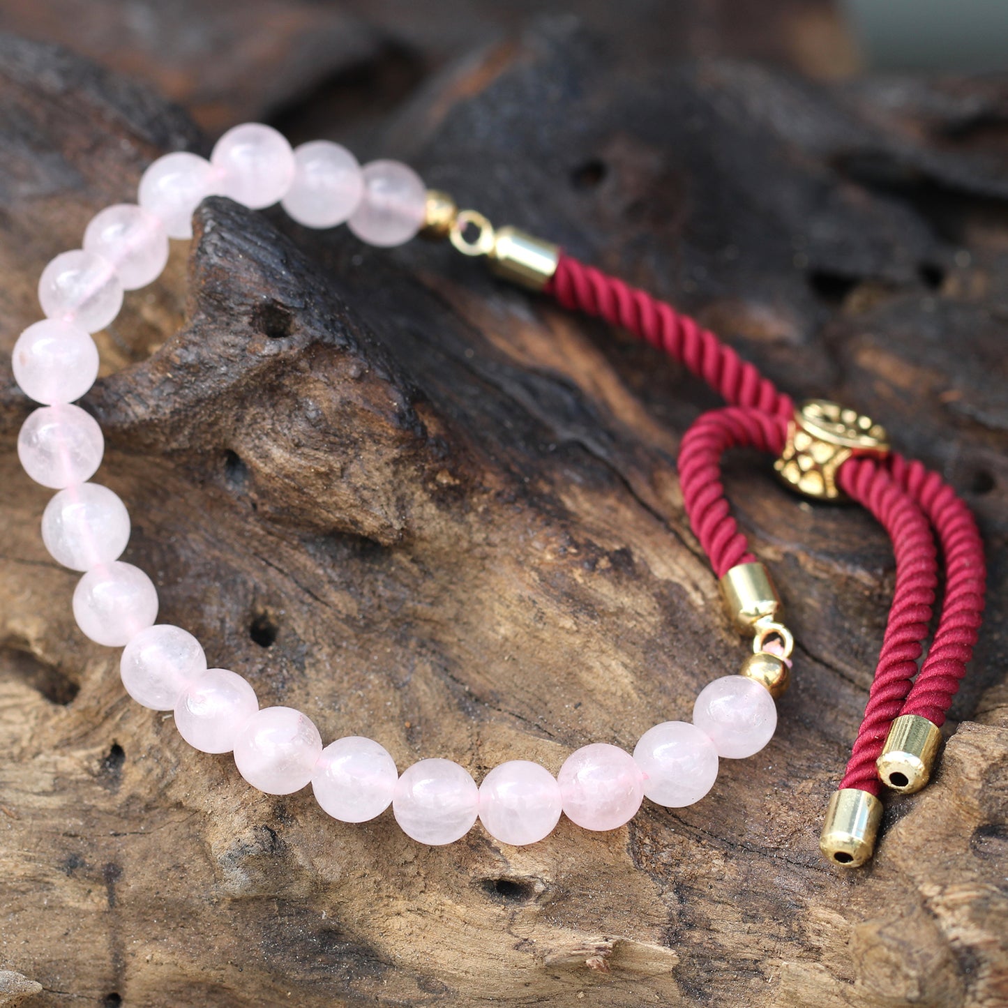 Pulseira Quartz Rosa com Ajuste em Cordão Vermelho